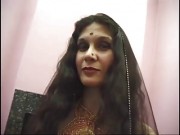 Indian mature whore adaza fucks